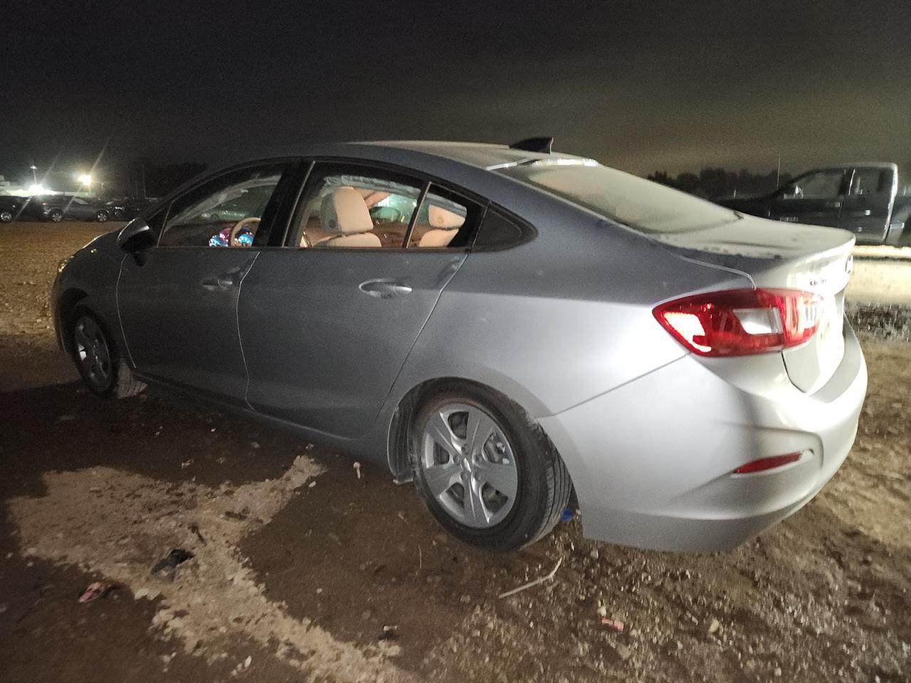 2017 Chevrolet Cruze Ls - Image 2