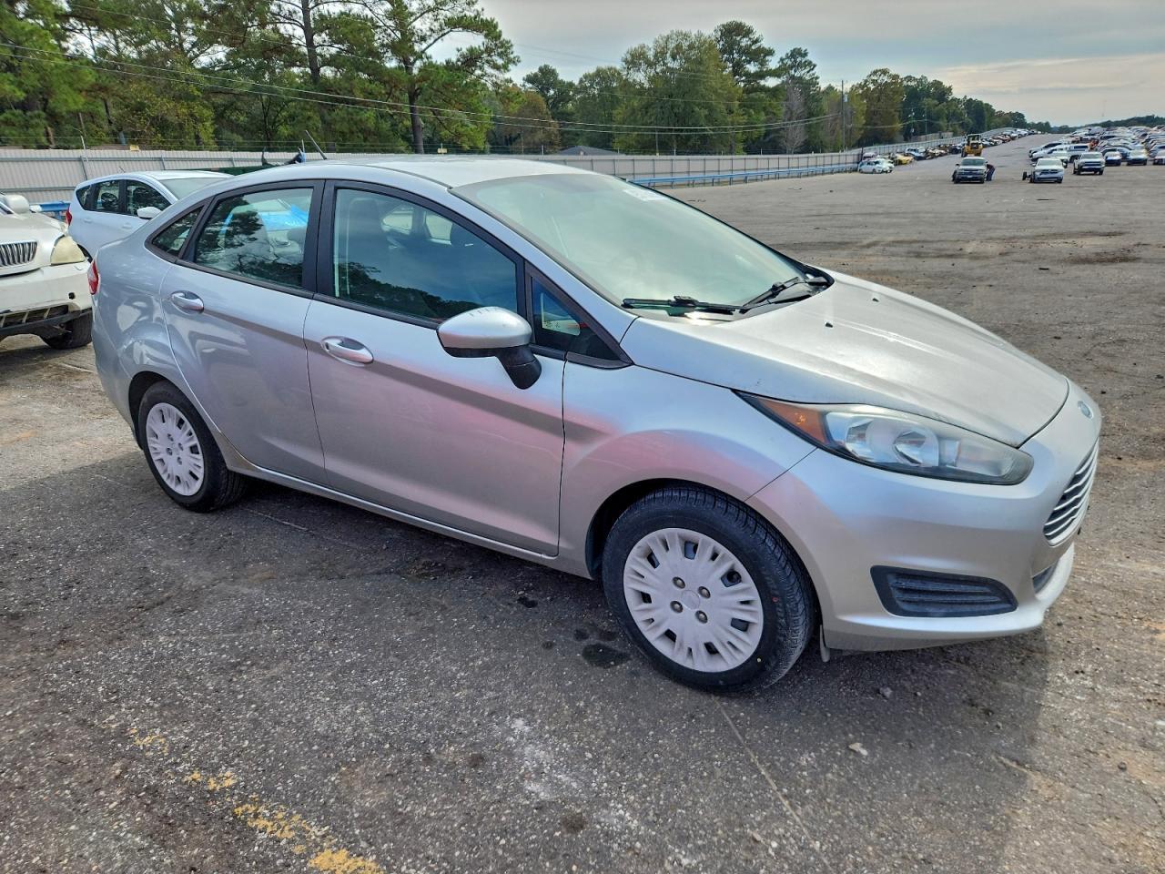 2015 Ford Fiesta S - Image 4