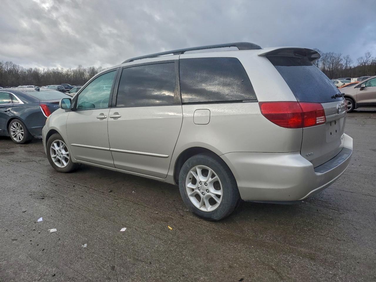 2005 Toyota Sienna Xle - Фото 2