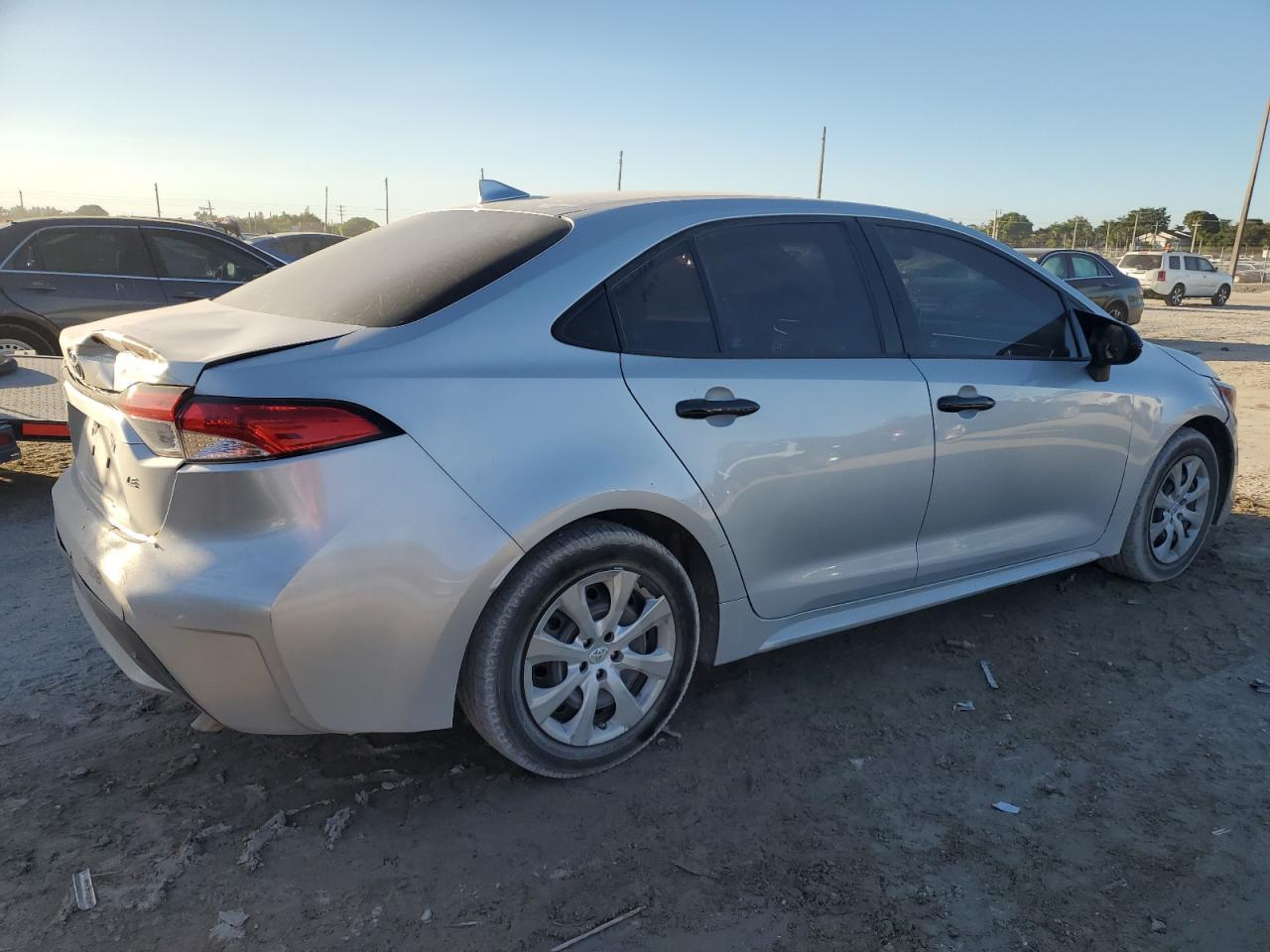 2020 Toyota Corolla Le - Фото 3