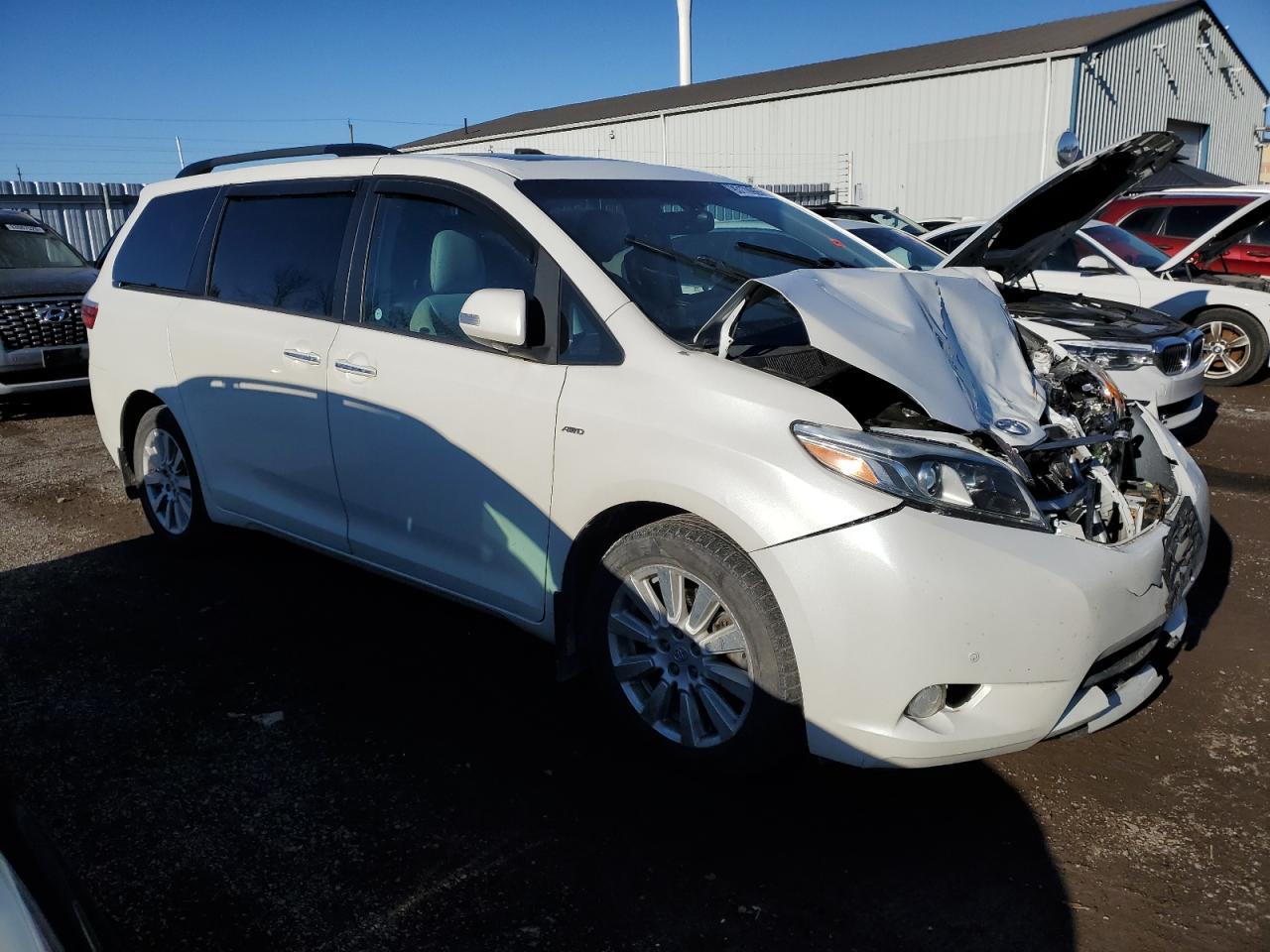 2017 Toyota Sienna Xle - Фото 4