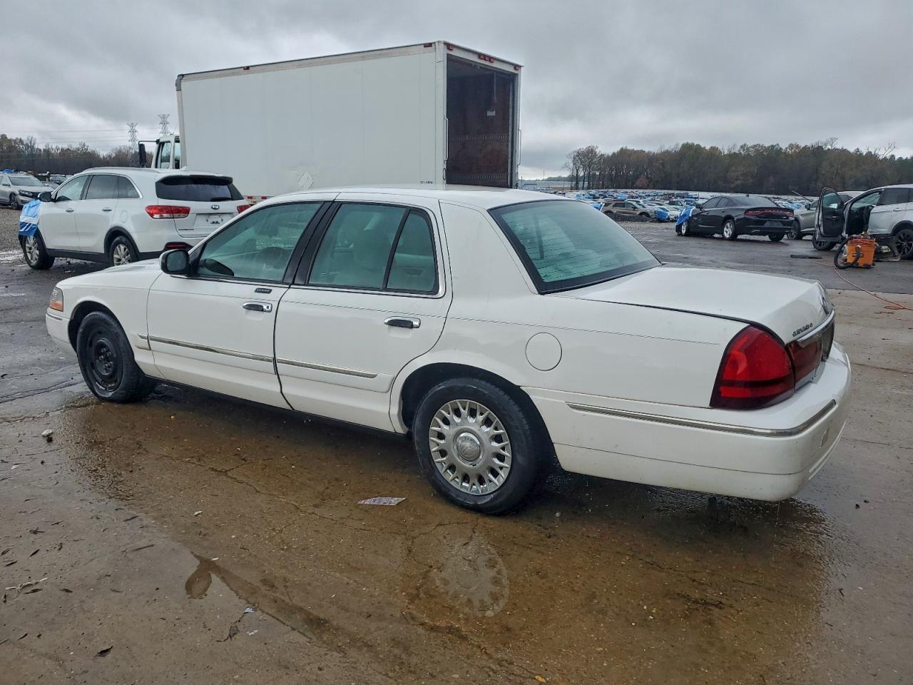 2003 Mercury Grand Marquis Gs - Image 2