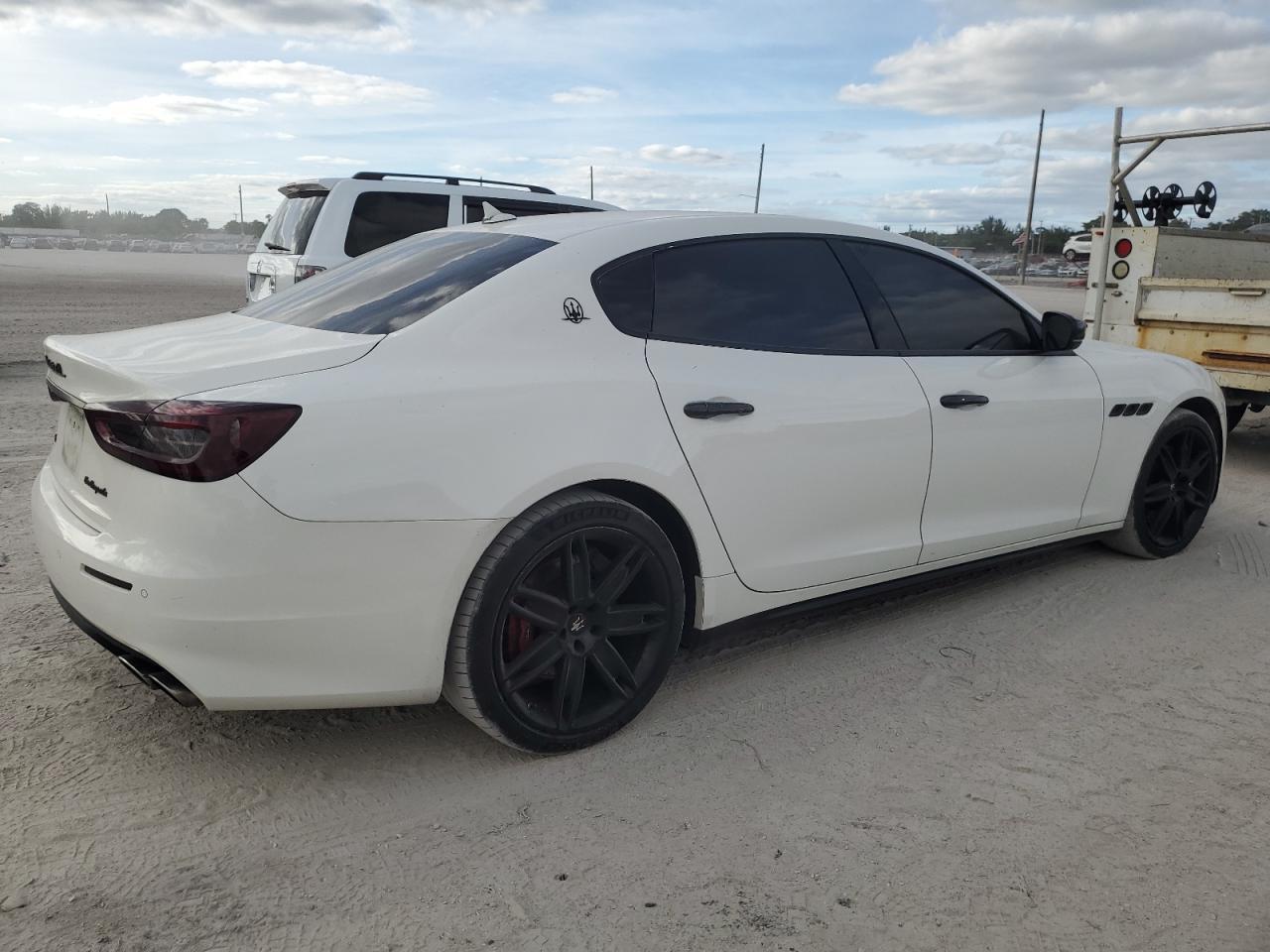 2019 Maserati Quattroporte S - Фото 3