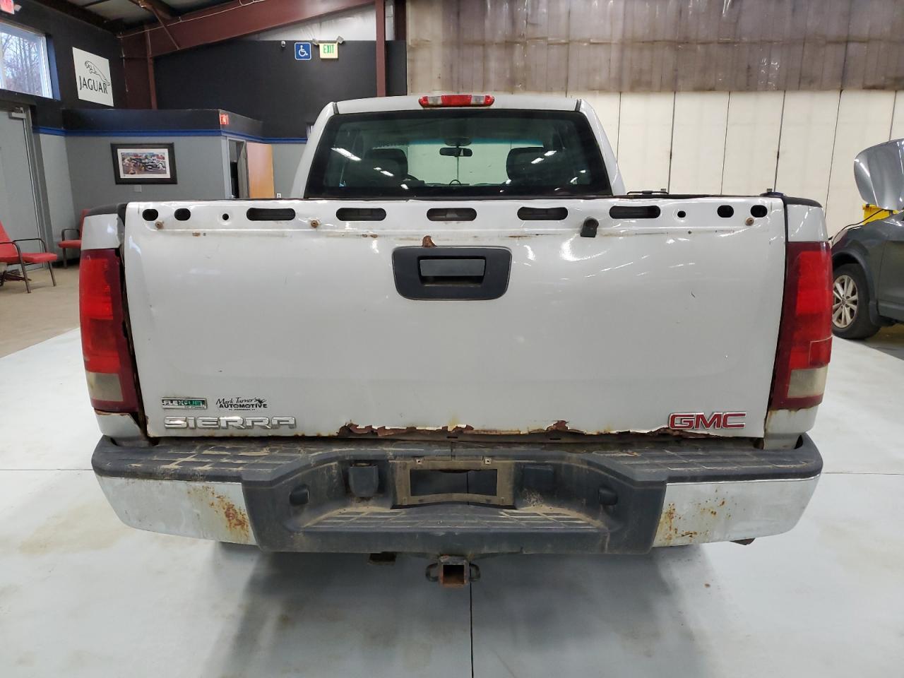 2010 GMC Sierra K1500 - Image 6
