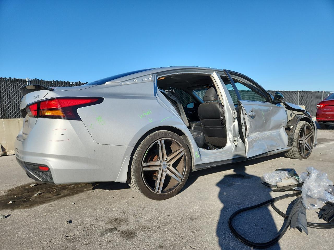 2019 Nissan Altima Sr - Image 3