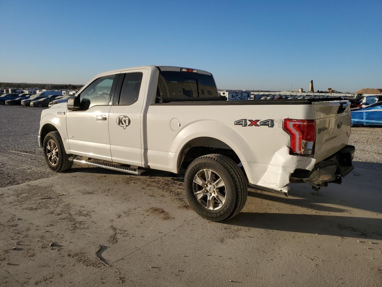 2015 Ford F150 Super Cab - Image 2