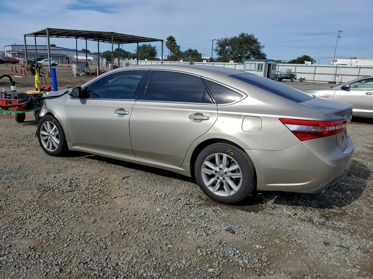 2013 Toyota Avalon Base - Фото 2
