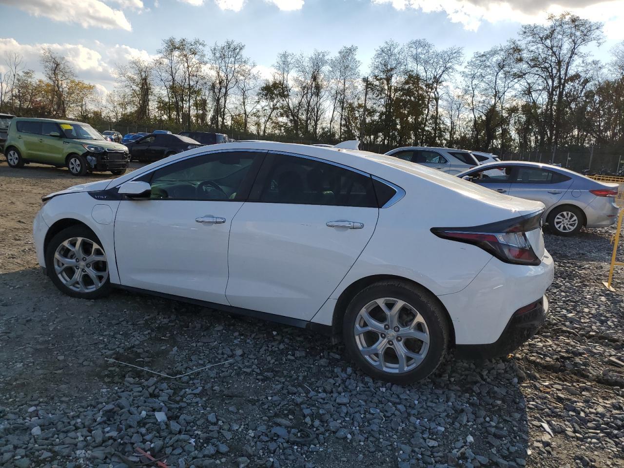 2018 Chevrolet Volt Premier - Фото 2