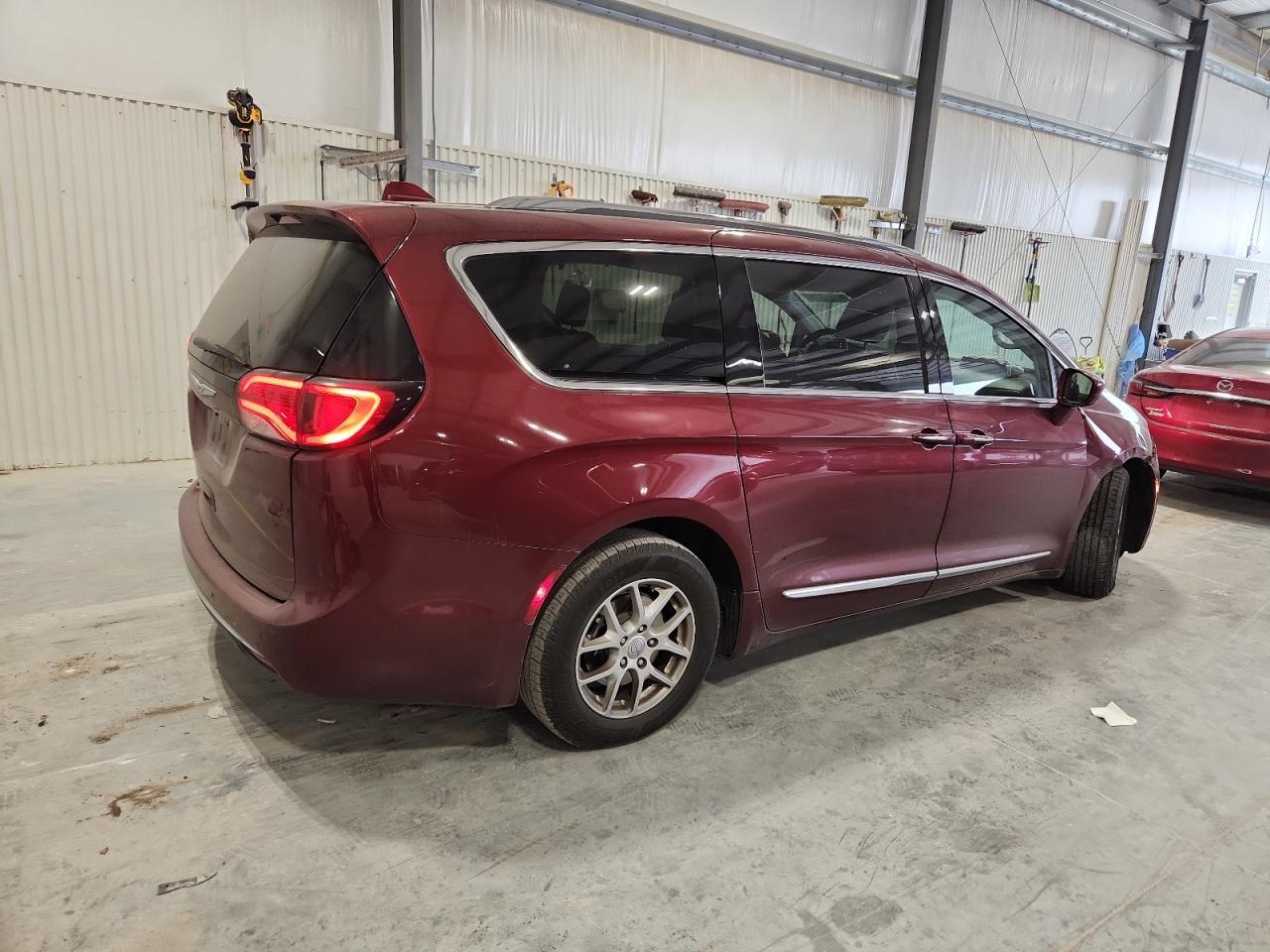 2020 Chrysler Pacifica Touring L - Image 3