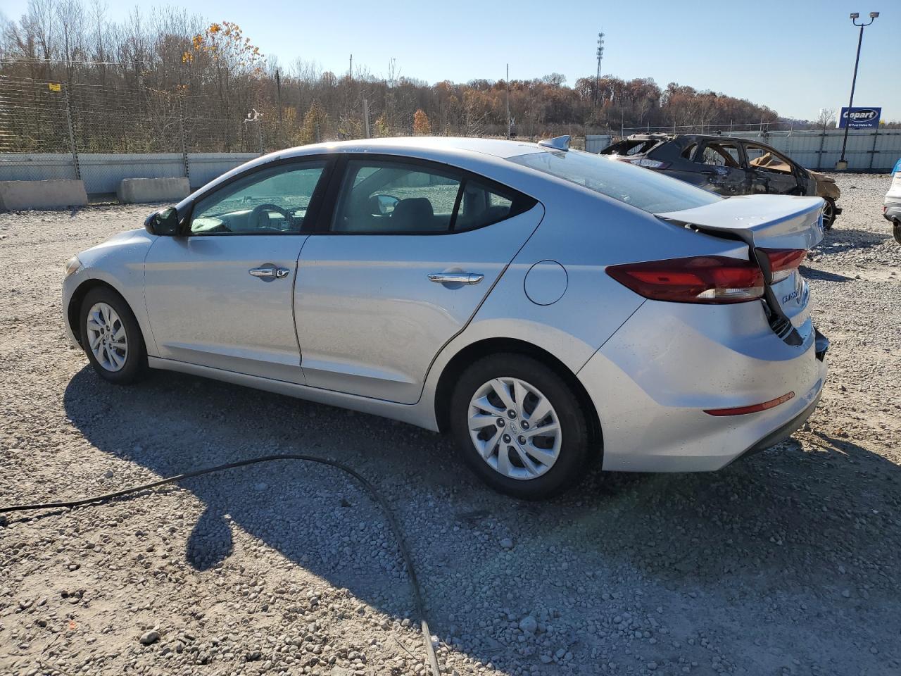 2017 Hyundai Elantra Se - Фото 2