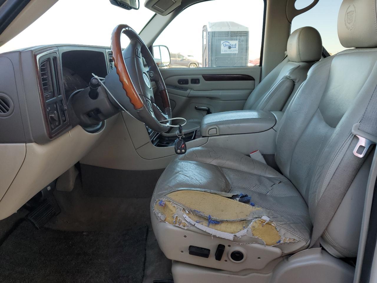 2005 Cadillac Escalade Luxury - Image 7