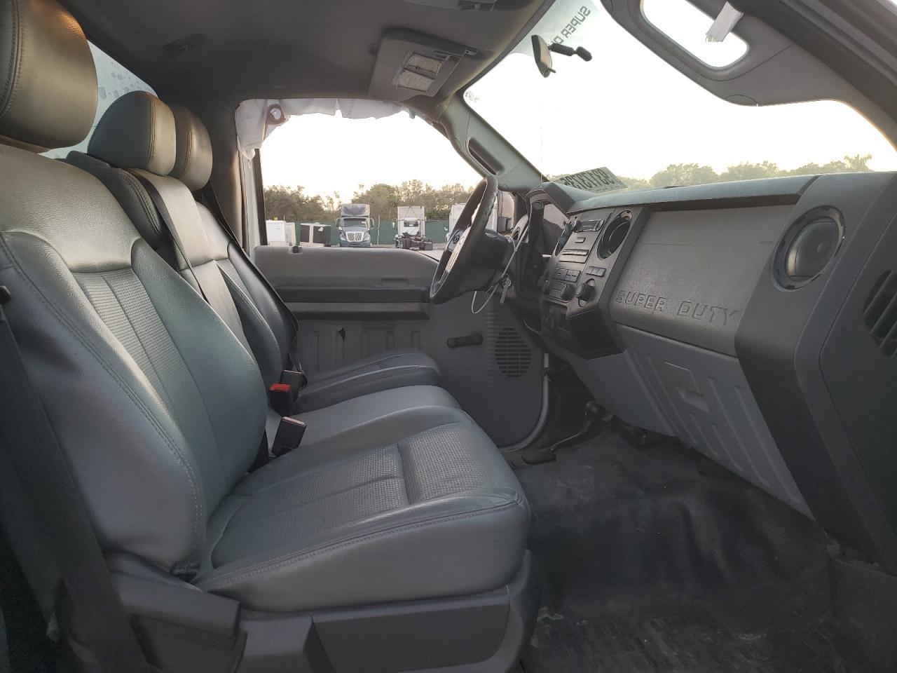 2015 Ford F250 Utility / Service Truck - Image 5