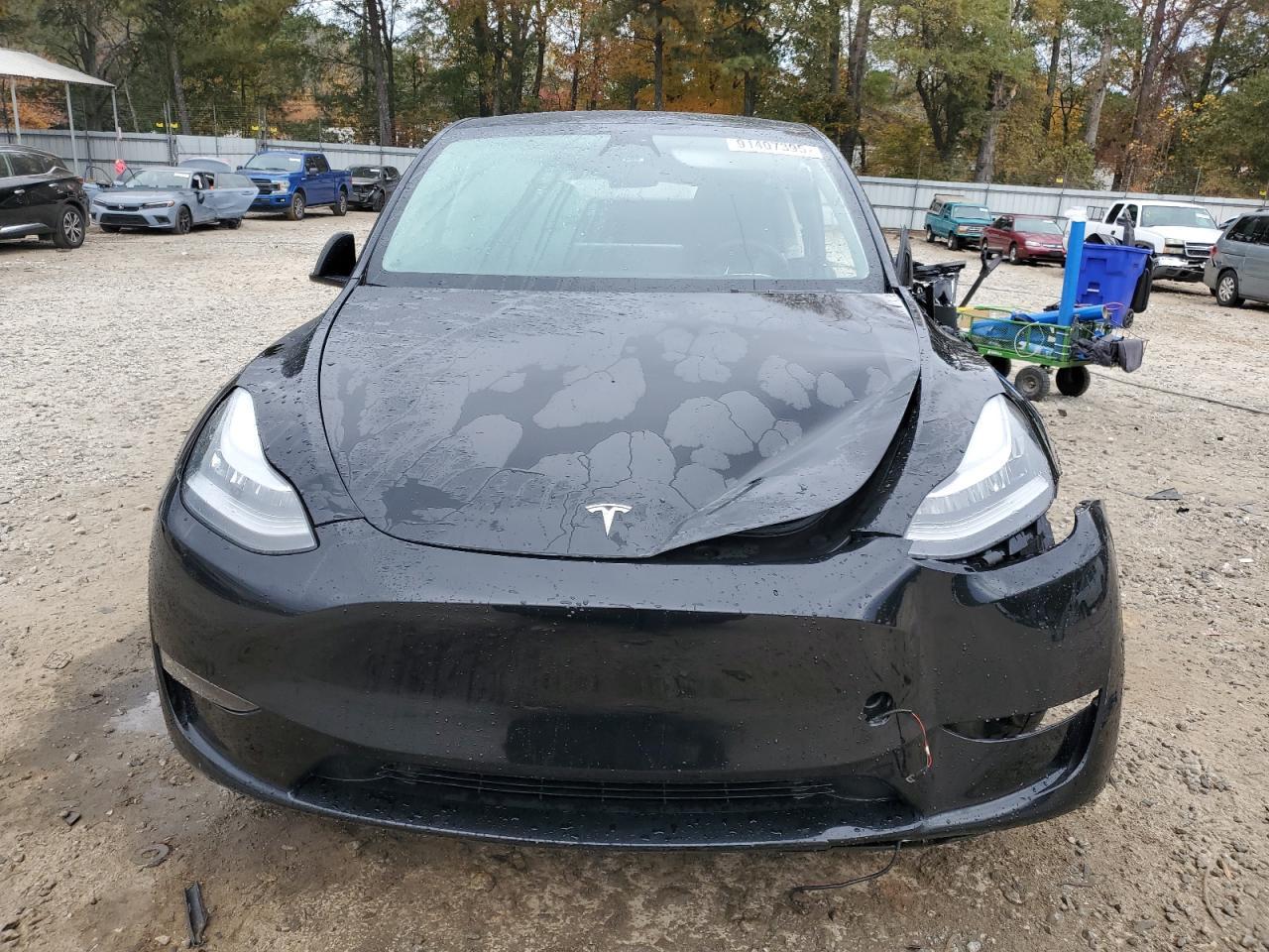 2023 Tesla Model Y - Image 5