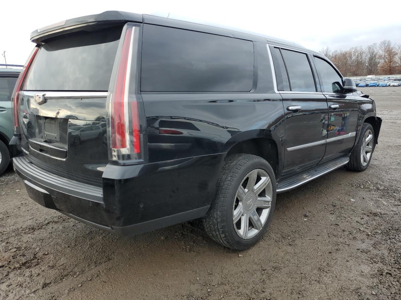 2020 Cadillac Escalade - Image 3