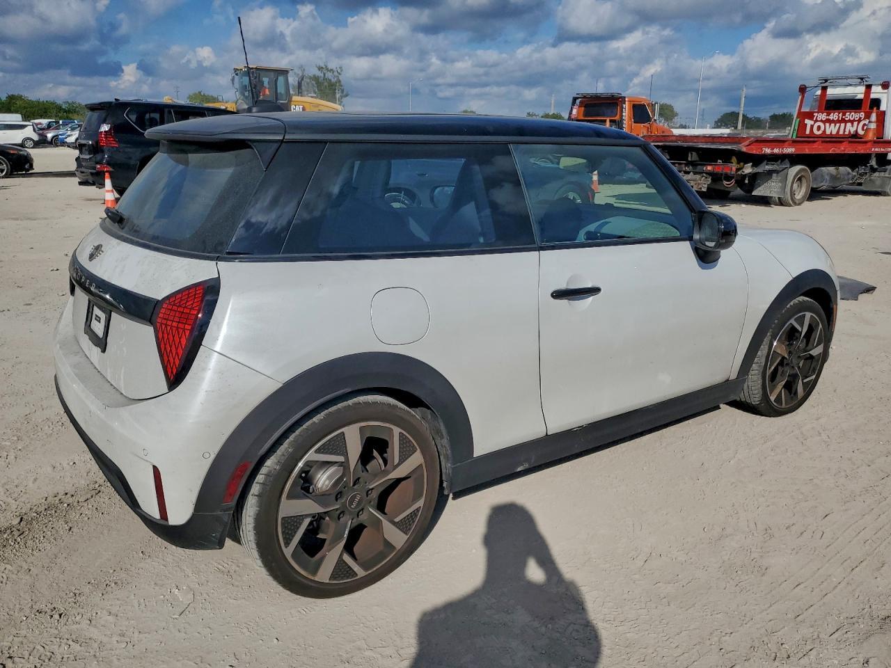 2025 Mini Cooper Base - Image 3