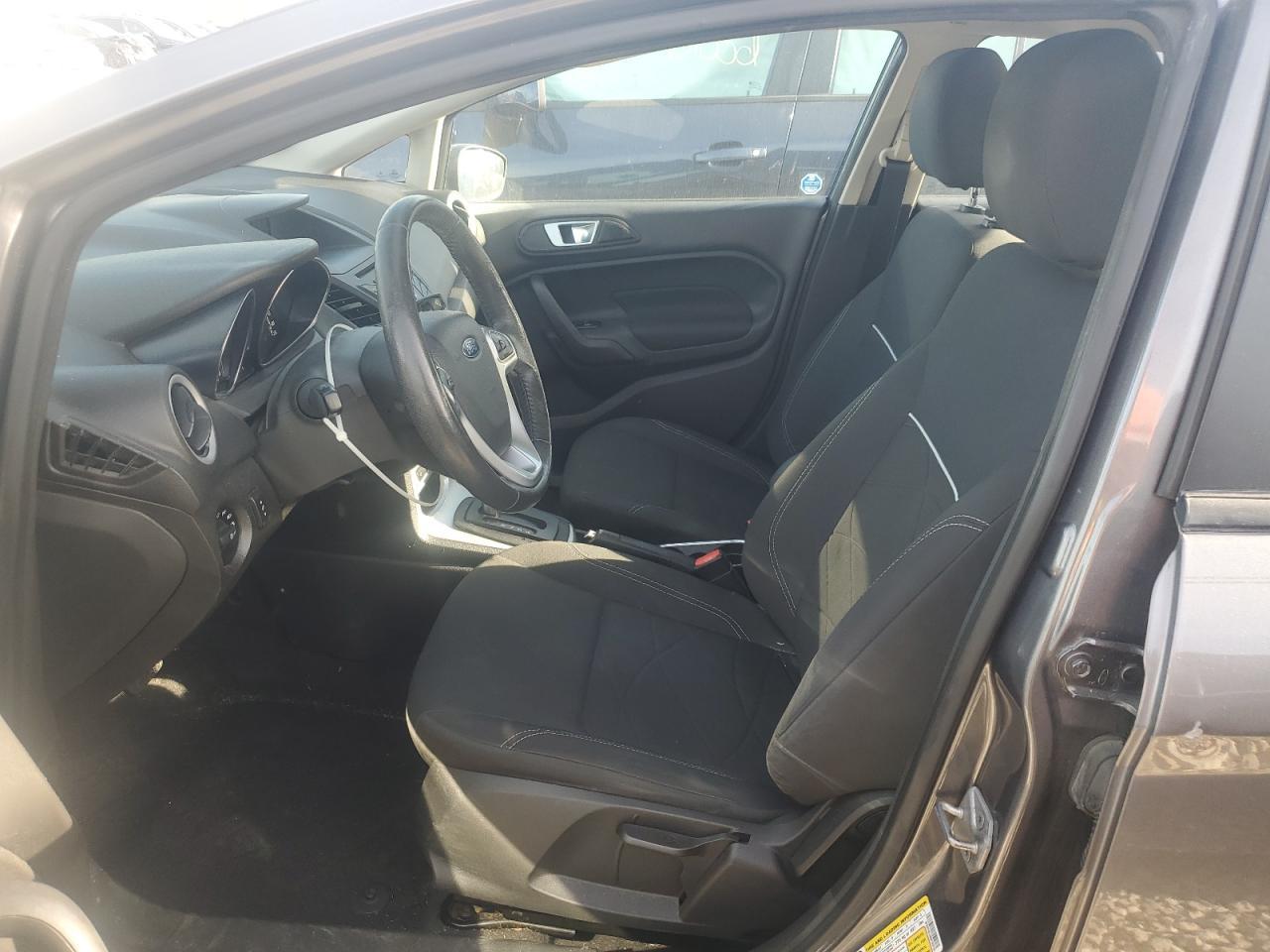 2014 Ford Fiesta Se - Фото 7