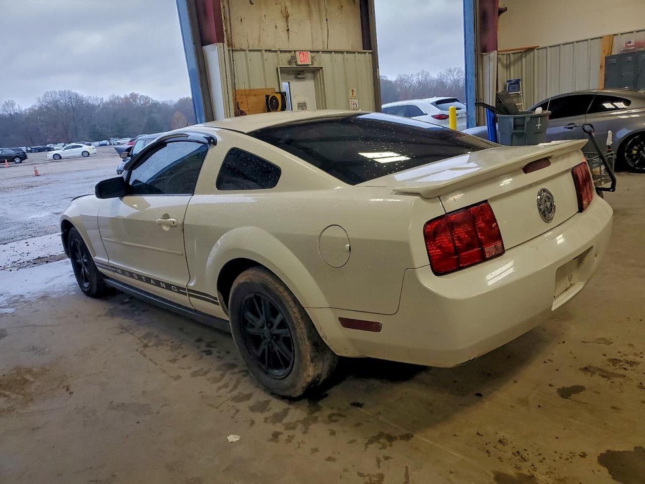 2007 Ford Mustang - Фото 2