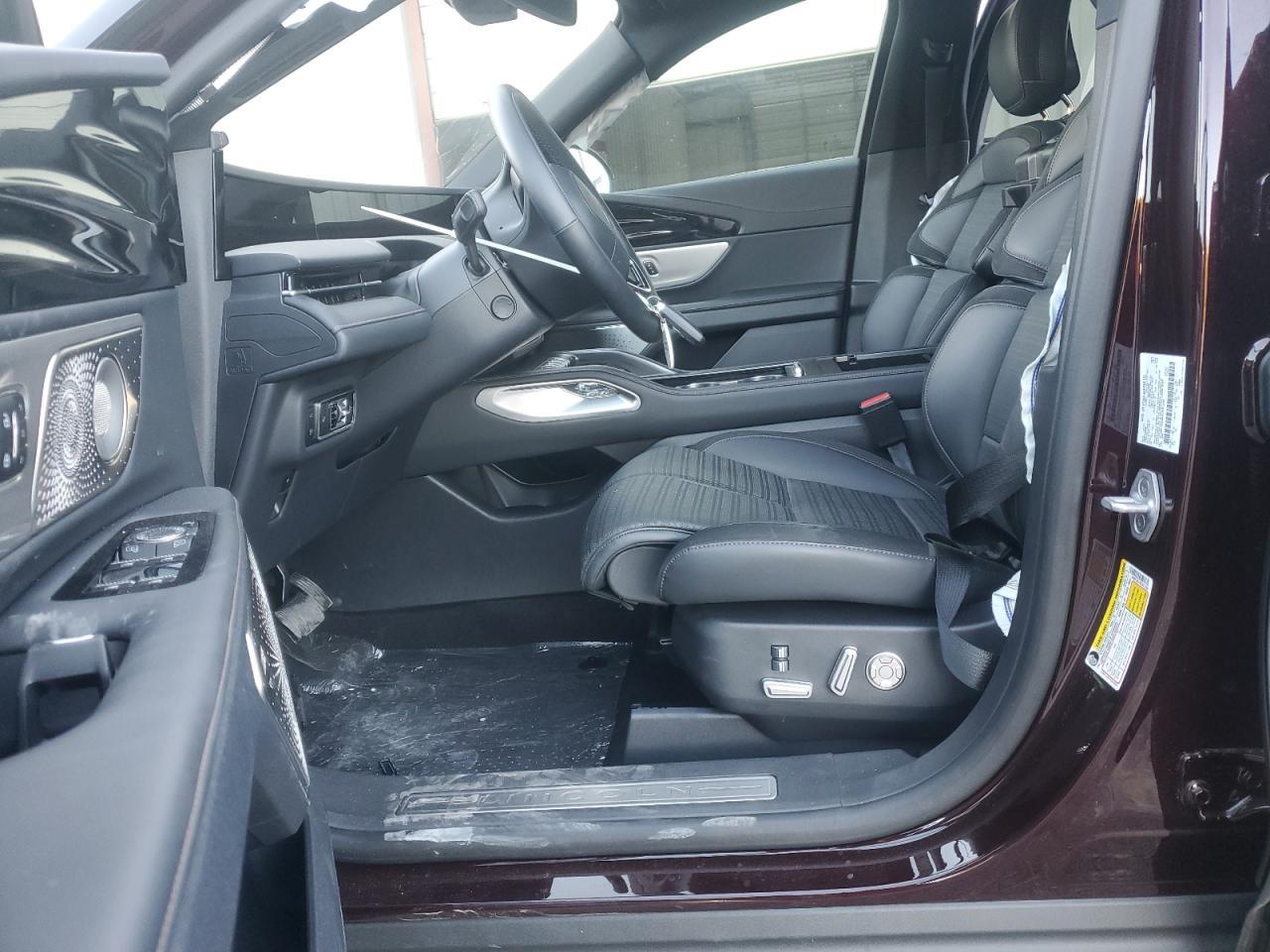 2025 Lincoln Nautilus Reserve - Фото 7