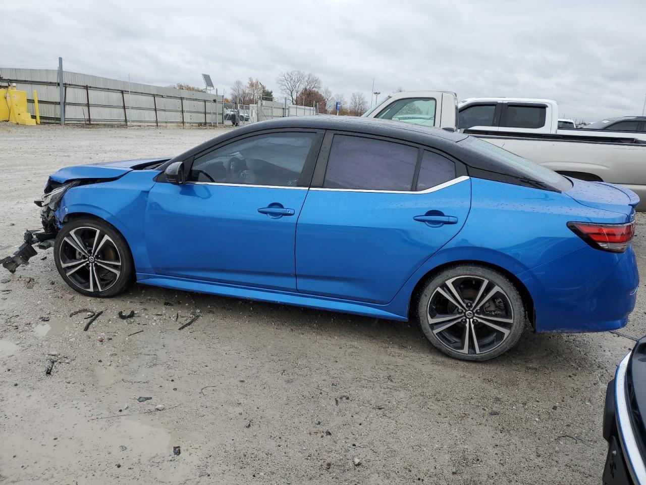 2023 Nissan Sentra Sr - Image 2