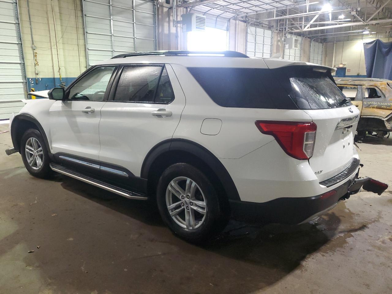 2023 Ford Explorer Xlt - Фото 2