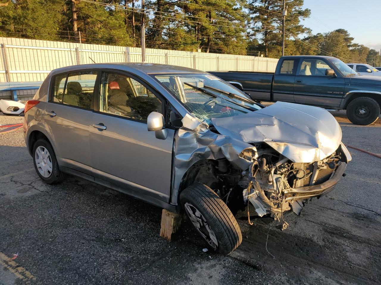 2011 Nissan Versa 1.8 S - Фото 4