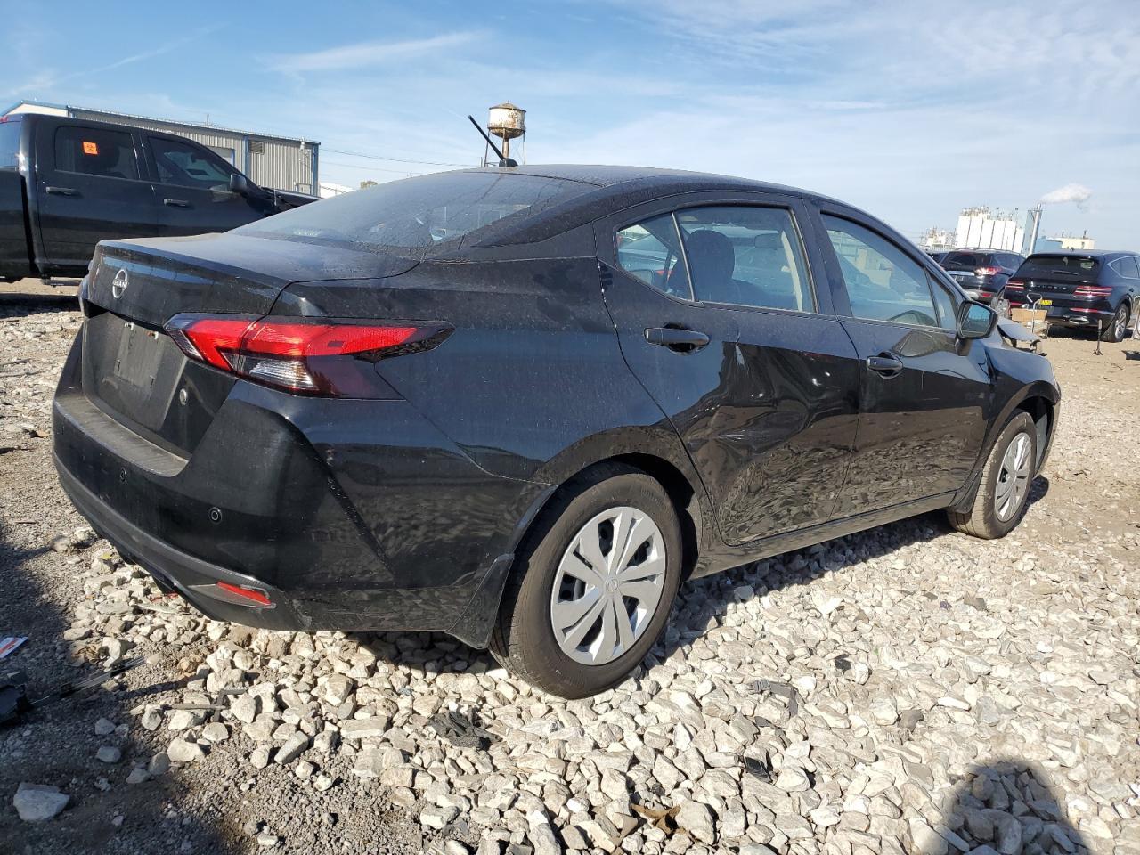 2024 Nissan Versa S - Фото 3