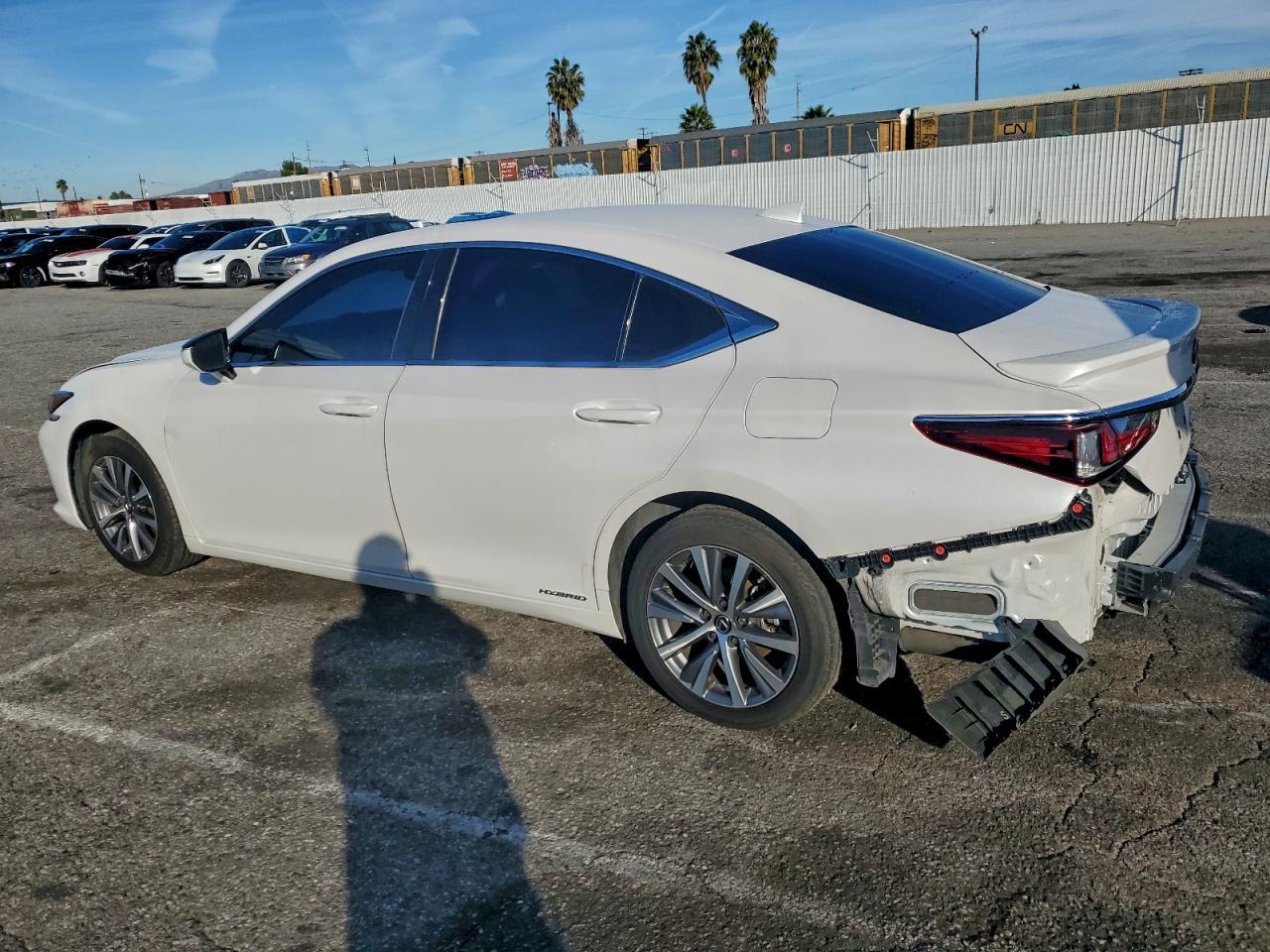 2021 Lexus Es 300H Base - Фото 2