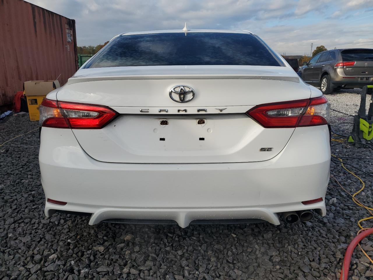 2018 Toyota Camry Se - Image 6