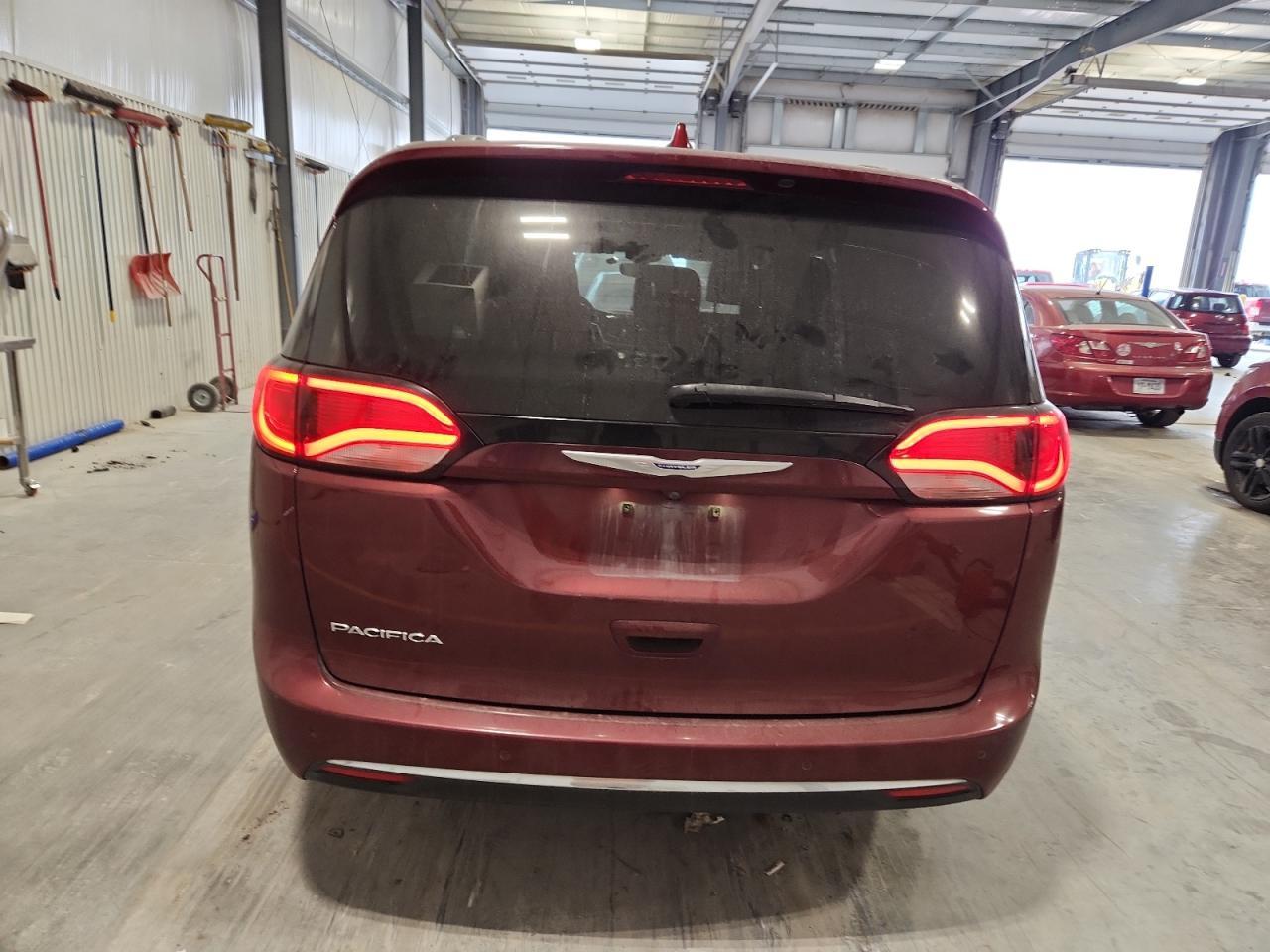 2020 Chrysler Pacifica Touring L - Image 6