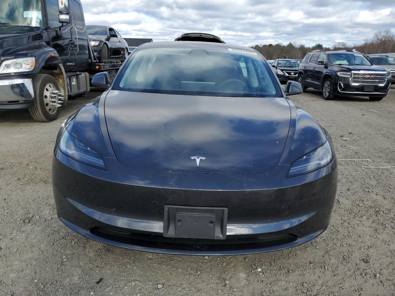 2025 Tesla Model 3 - Фото 5