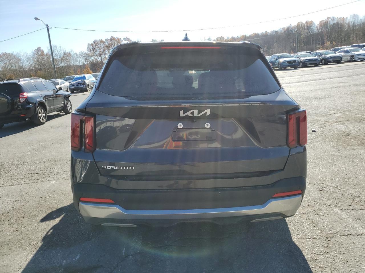 2025 Kia Sorento S - Фото 6