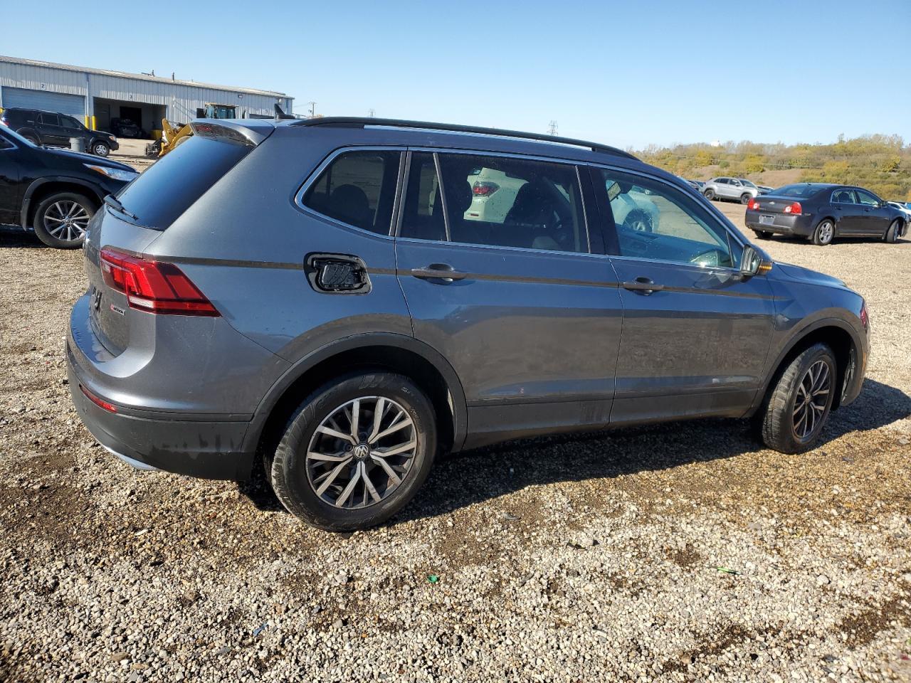 2019 Volkswagen Tiguan Se - Фото 3