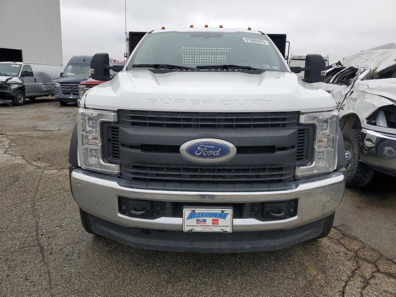 2019 Ford F550 Super Duty Flatbed Truck - Фото 5