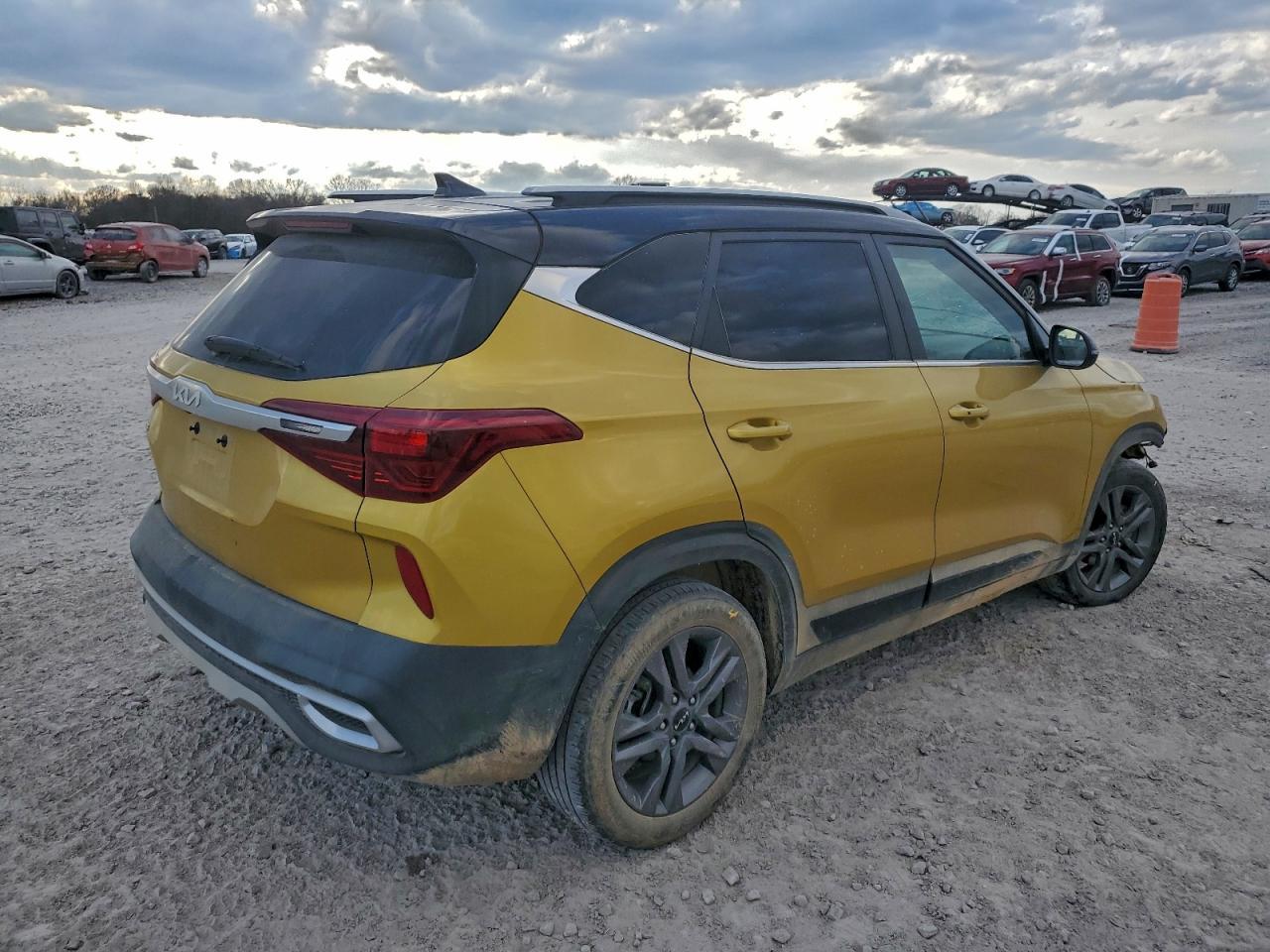 2023 Kia Seltos S - Image 3