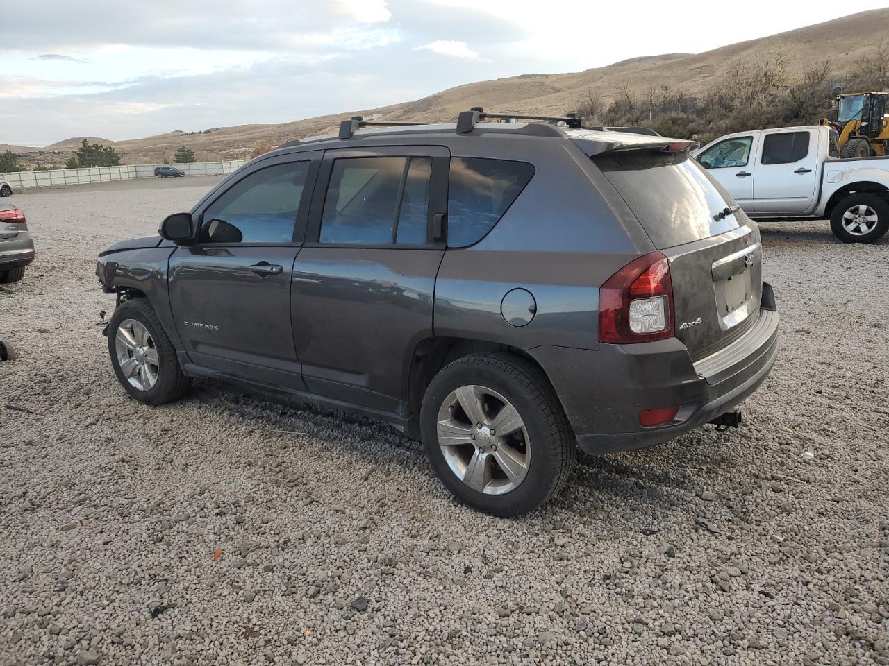 2016 Jeep Compass Latitude - Фото 2