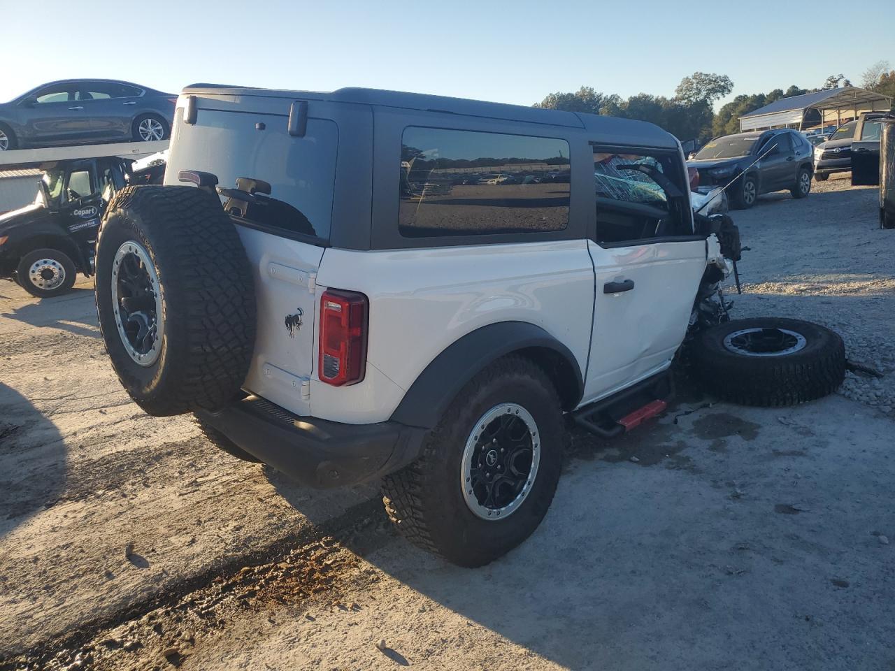 2024 Ford Bronco Black Diamond - Image 3