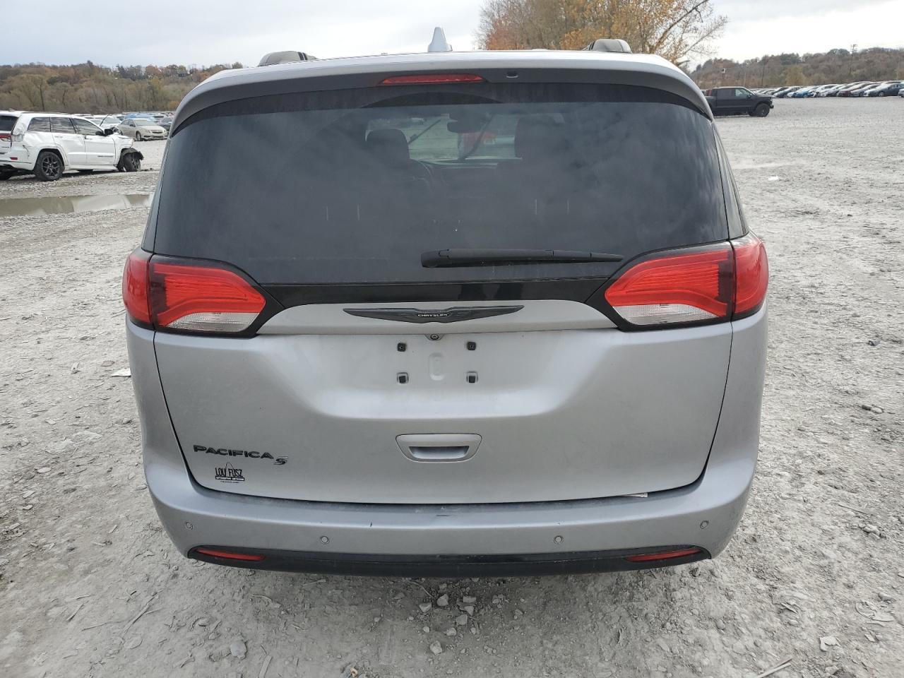 2018 Chrysler Pacifica Touring L Plus - Image 6