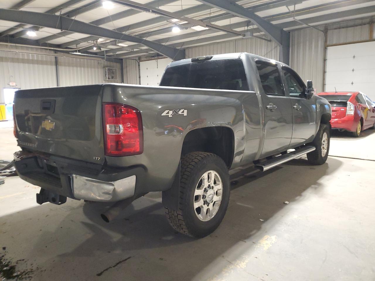 2011 Chevrolet Silverado K2500 Heavy Duty Ltz - Фото 3