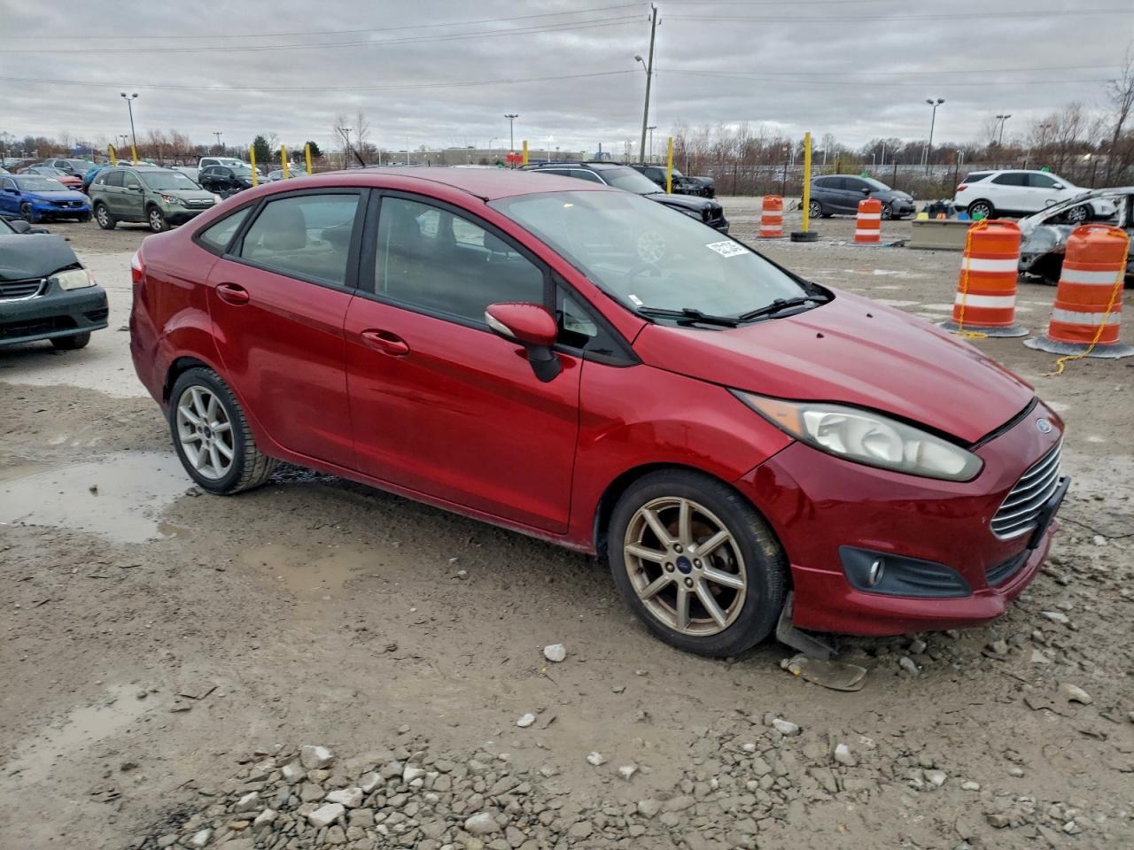 2016 Ford Fiesta Se - Фото 4