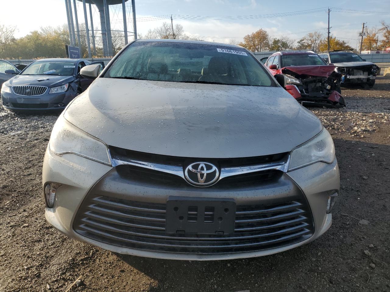 2017 Toyota Camry Le - Image 5