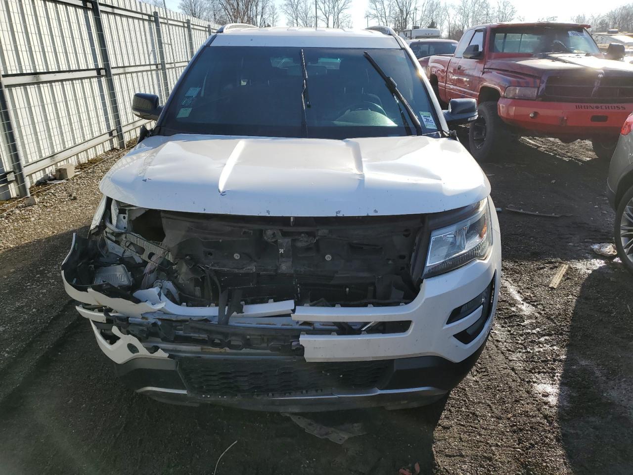2016 Ford Explorer Xlt - Image 5