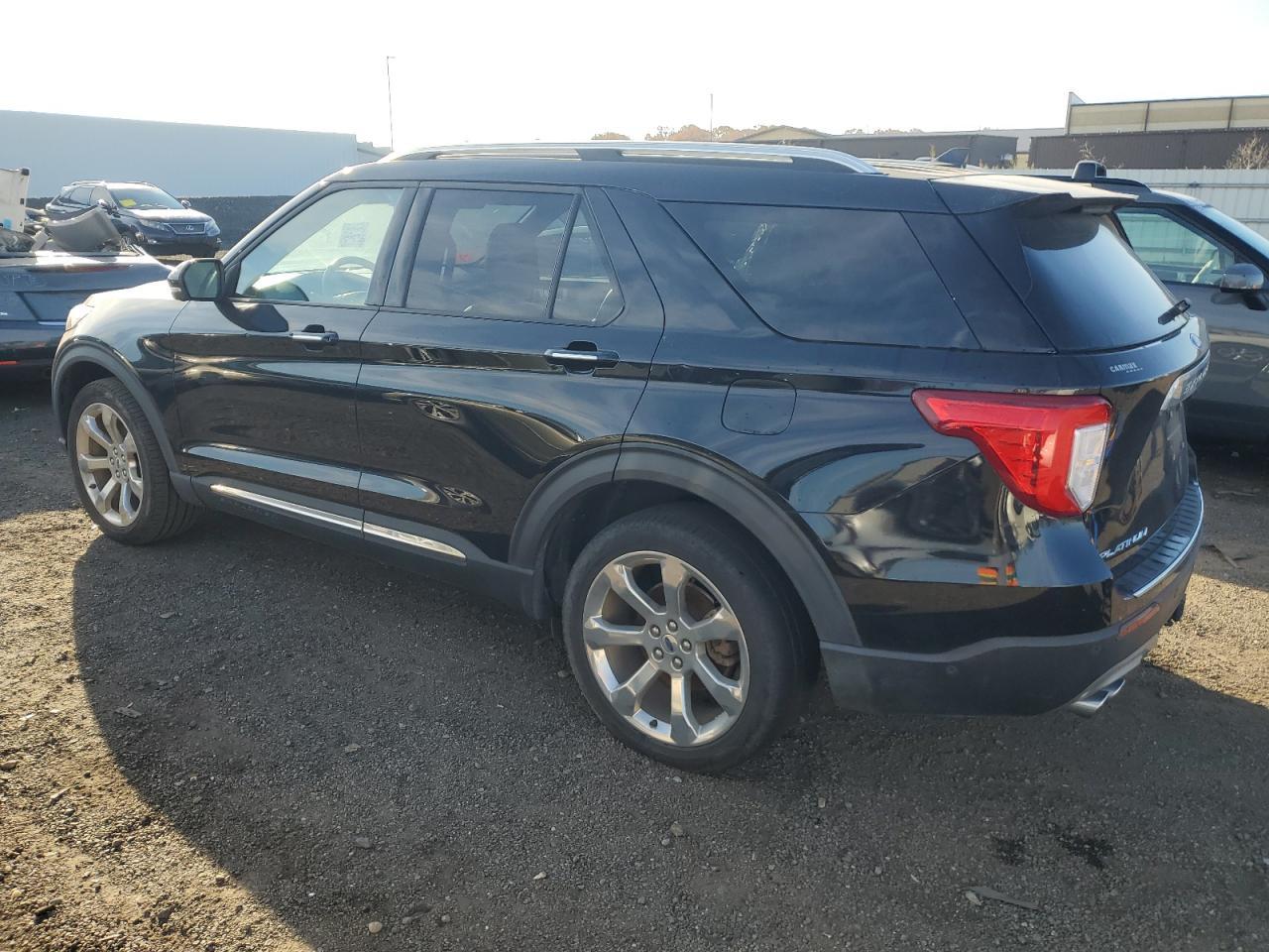 2020 Ford Explorer Platinum - Image 2
