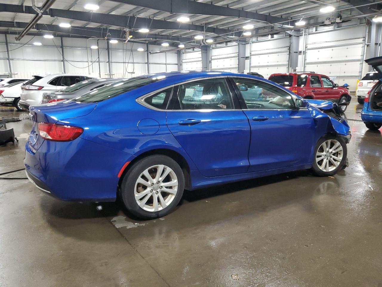 2015 Chrysler 200 Limited - Фото 3