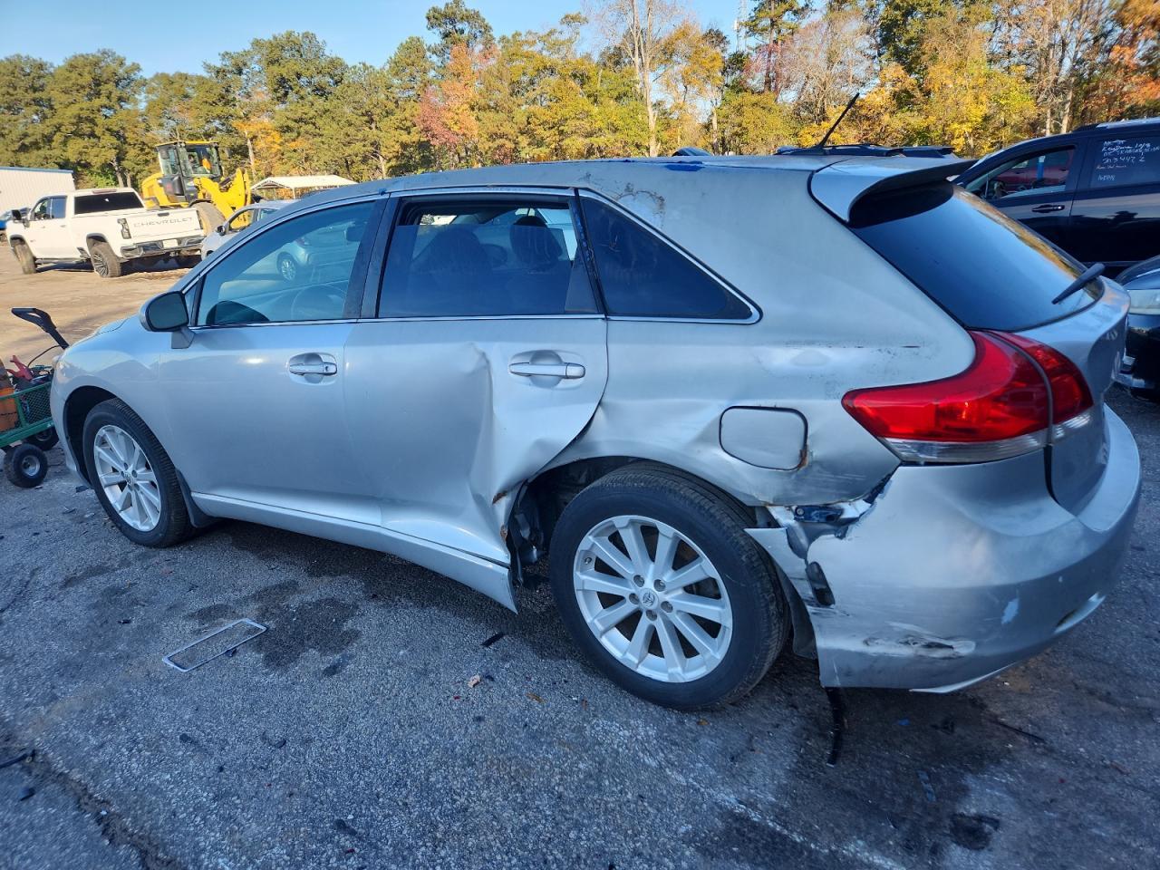 2010 Toyota Venza - Image 2
