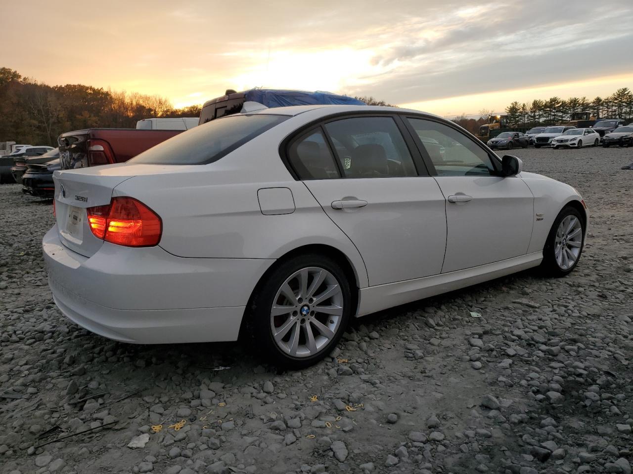 2011 BMW 328 Xi Sulev - Фото 3