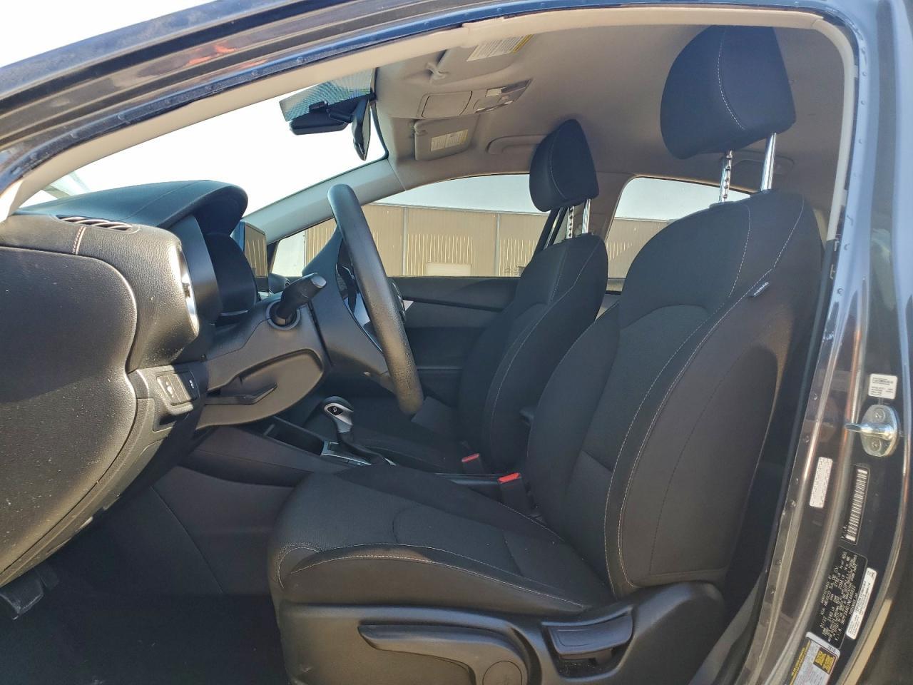 2022 Kia Forte Lxs - Image 7