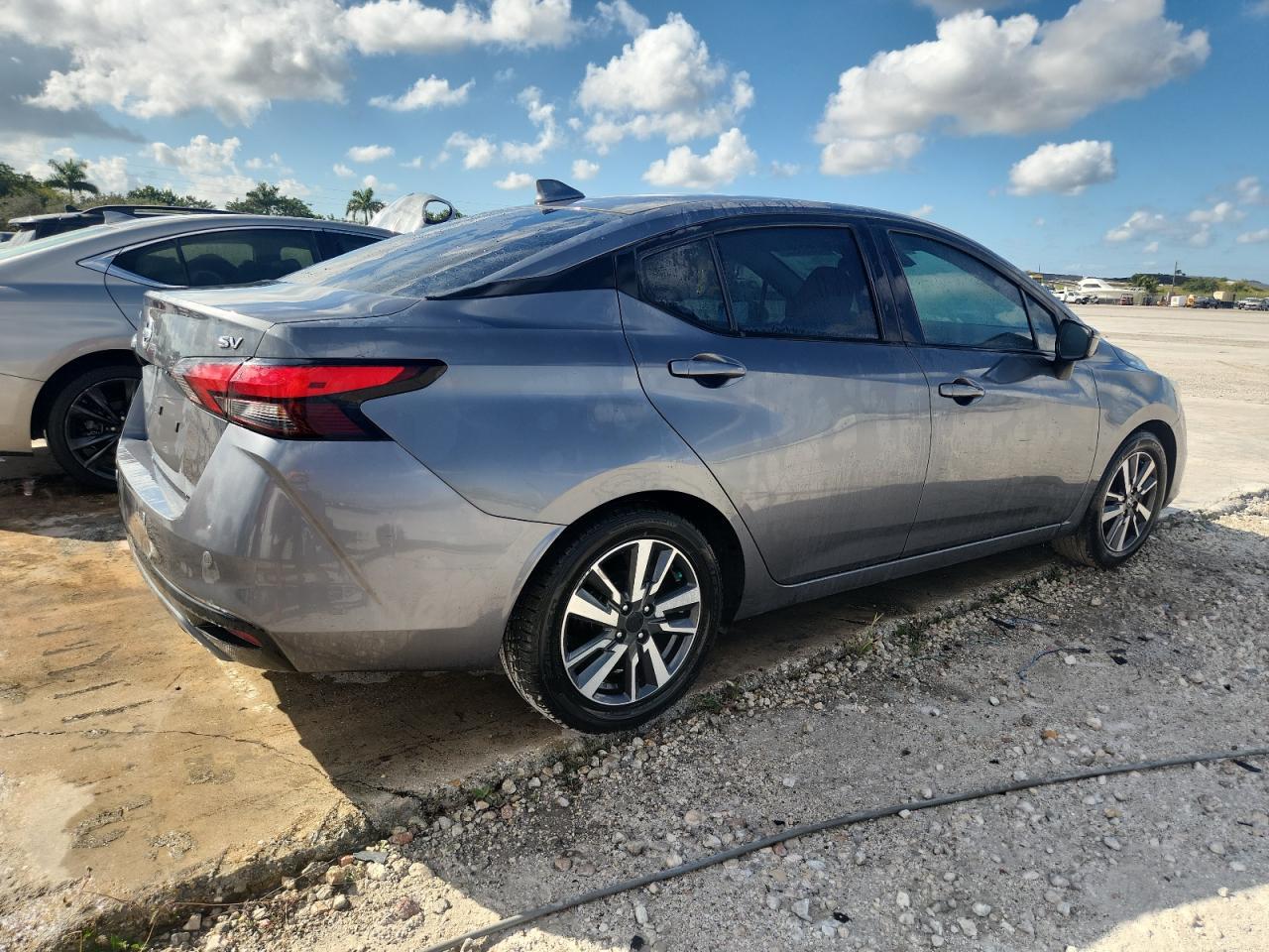 2021 Nissan Versa Sv - Фото 3