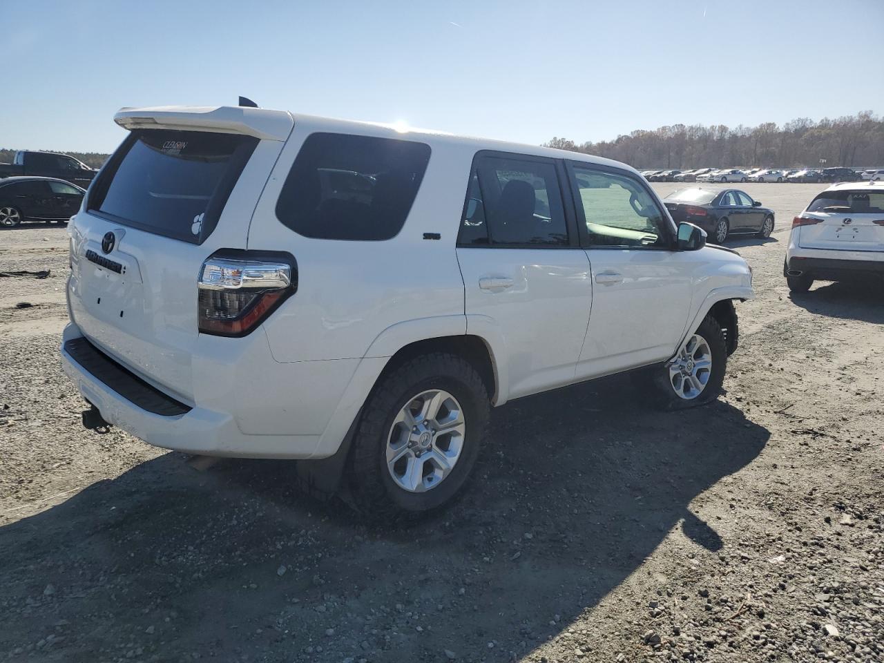 2022 Toyota 4Runner Sr5 - Фото 3