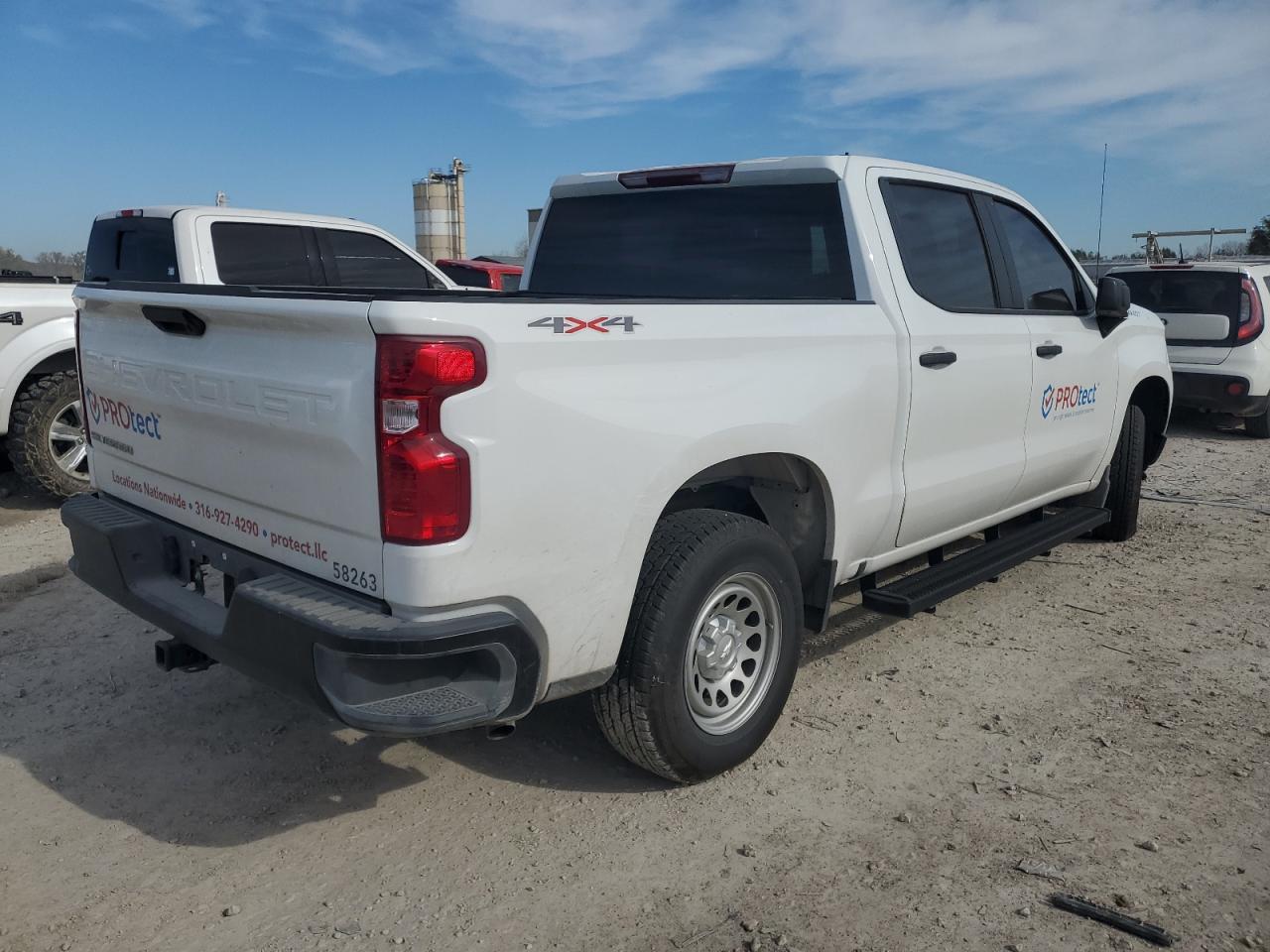 2025 Chevrolet Silverado K1500 - Фото 3