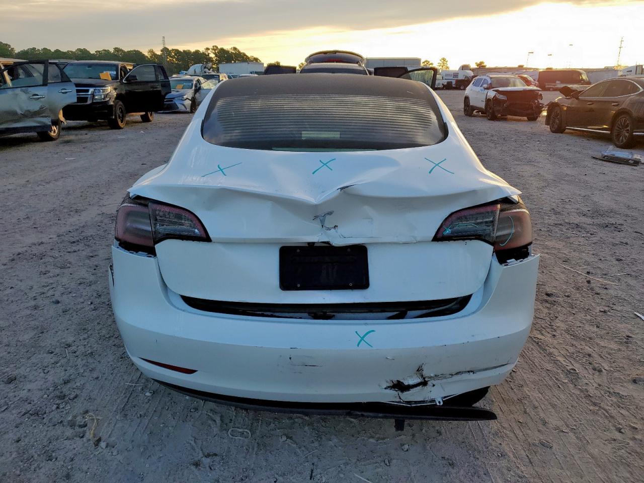 2023 Tesla Model 3 - Фото 6